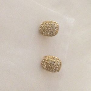 Stud earring